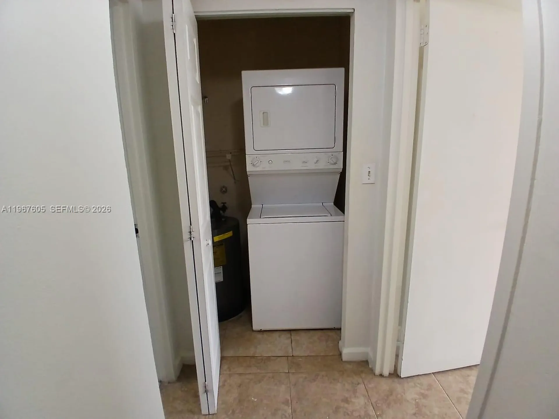 5901 Washington Street Hollywood FL 33023
