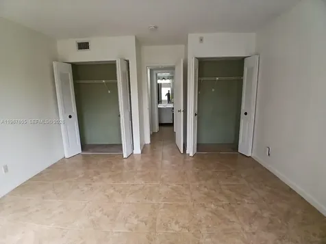 5901 Washington Street Hollywood FL 33023