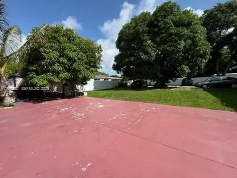 735 NE 152nd Street Miami FL 33162