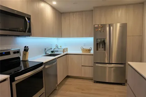210 Sea View Drive Key Biscayne FL 33149