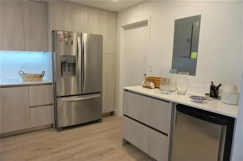 210 Sea View Drive Key Biscayne FL 33149