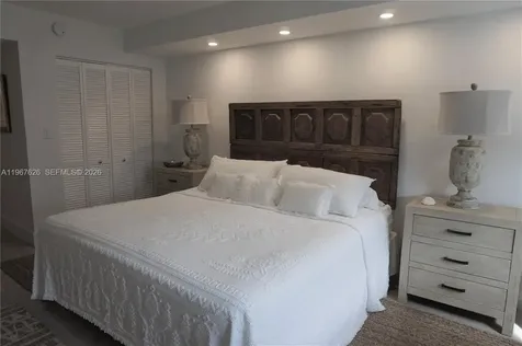 210 Sea View Drive Key Biscayne FL 33149