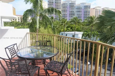 210 Sea View Drive Key Biscayne FL 33149