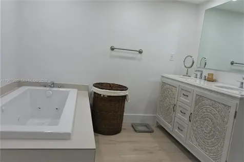 210 Sea View Drive Key Biscayne FL 33149