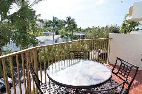 210 Sea View Drive Key Biscayne FL 33149