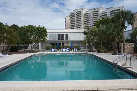 210 Sea View Drive Key Biscayne FL 33149