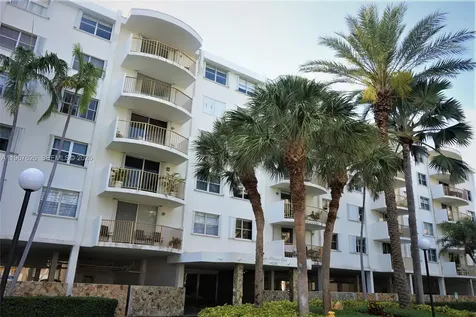 210 Sea View Drive Key Biscayne FL 33149