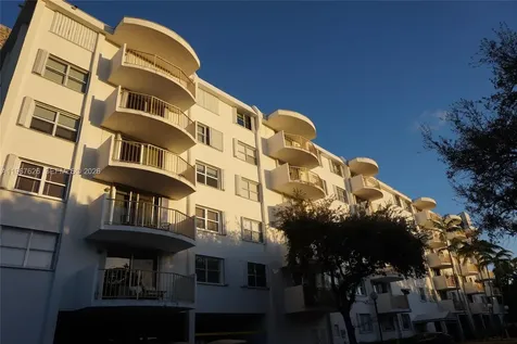 210 Sea View Drive Key Biscayne FL 33149