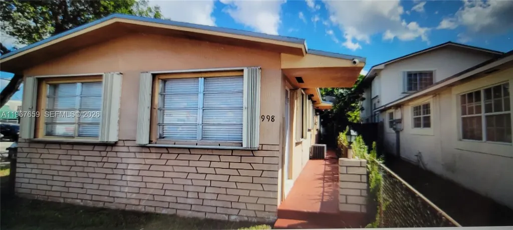 998 E 29th Street Hialeah FL 33013