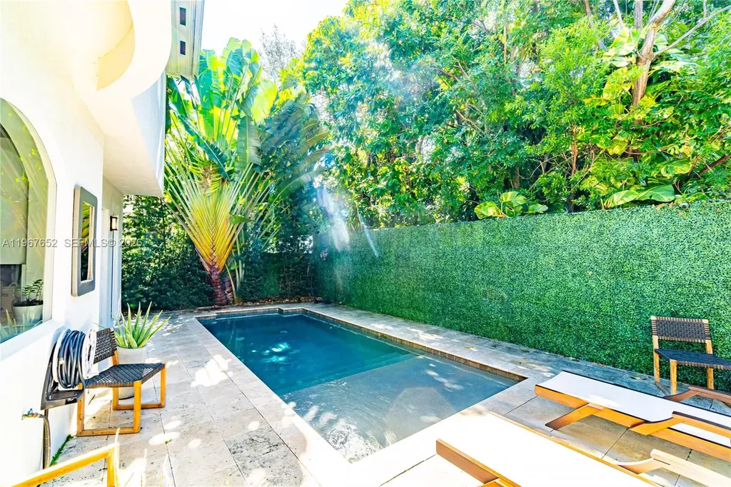 2752 Brickell Court Miami FL 33129