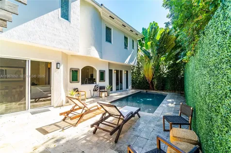 2752 Brickell Court Miami FL 33129