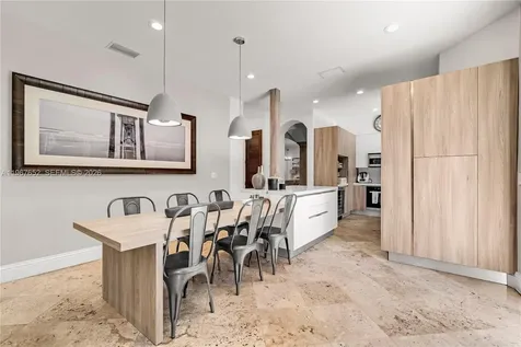 2752 Brickell Court Miami FL 33129