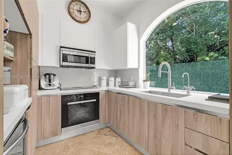 2752 Brickell Court Miami FL 33129