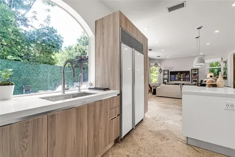 2752 Brickell Court Miami FL 33129