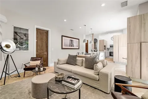 2752 Brickell Court Miami FL 33129