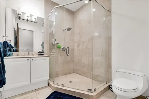 2752 Brickell Court Miami FL 33129