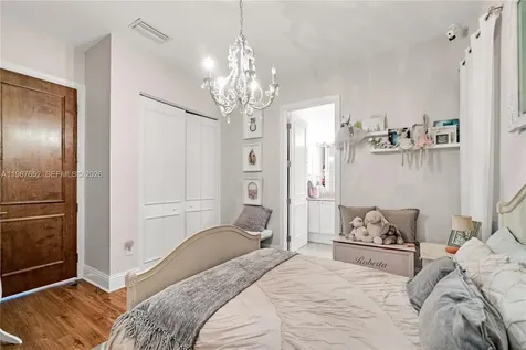 2752 Brickell Court Miami FL 33129
