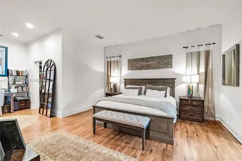 2752 Brickell Court Miami FL 33129