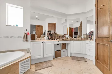 2752 Brickell Court Miami FL 33129
