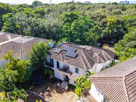 2752 Brickell Court Miami FL 33129