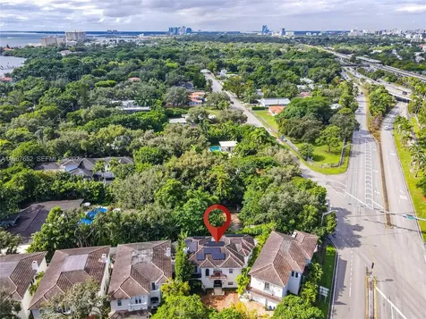 2752 Brickell Court Miami FL 33129