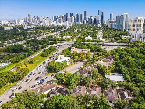 2752 Brickell Court Miami FL 33129