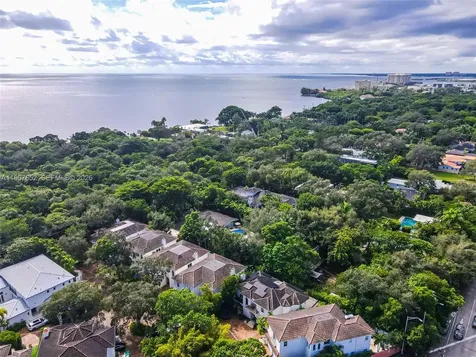 2752 Brickell Court Miami FL 33129