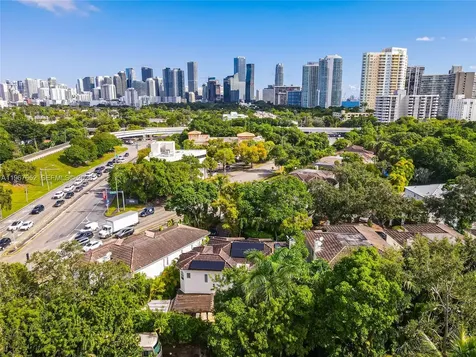 2752 Brickell Court Miami FL 33129