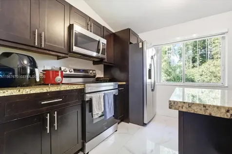 8027 Lake Drive Doral FL 33166