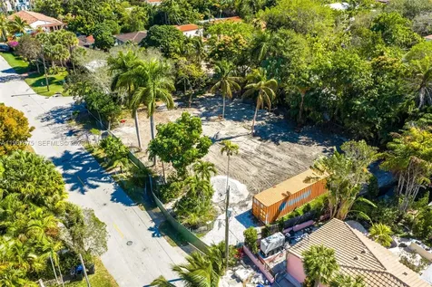 2880 Fairgreen Drive Miami Beach FL 33140