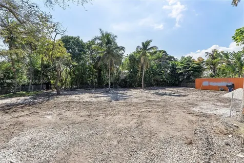 2880 Fairgreen Drive Miami Beach FL 33140
