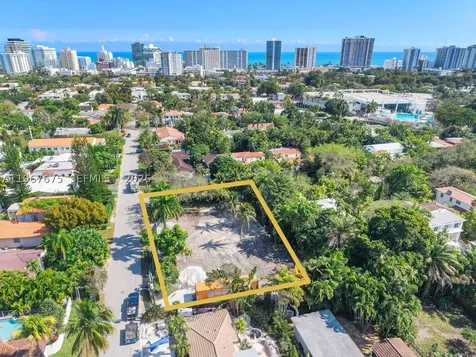 2880 Fairgreen Drive Miami Beach FL 33140