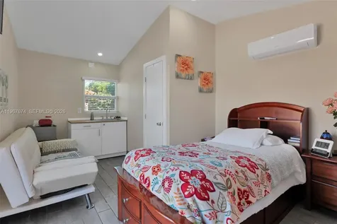 1901 SW 90th Avenue Miami FL 33165