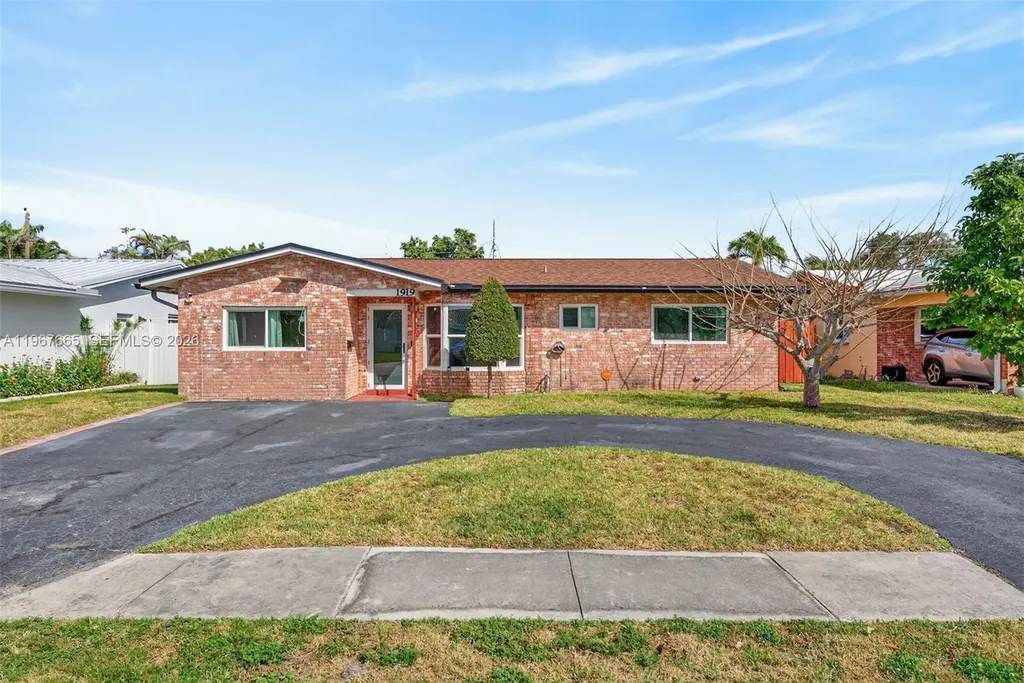1919 NW 38th Street Oakland Park FL 33309