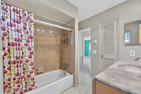 1919 NW 38th Street Oakland Park FL 33309