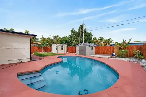 1919 NW 38th Street Oakland Park FL 33309
