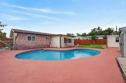 1919 NW 38th Street Oakland Park FL 33309