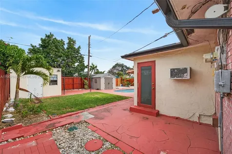 1919 NW 38th Street Oakland Park FL 33309