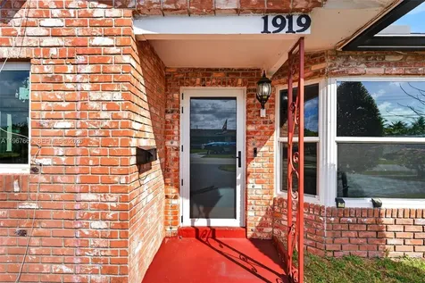 1919 NW 38th Street Oakland Park FL 33309