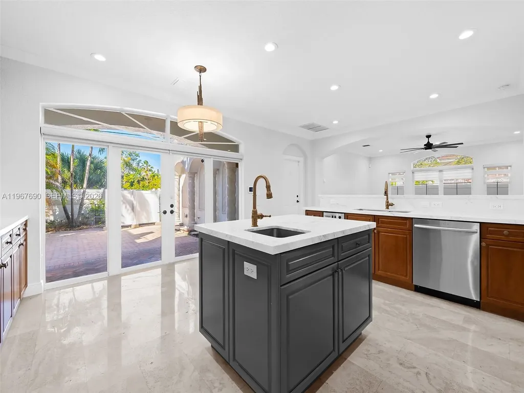 827 SE 2nd Court Fort Lauderdale FL 33301