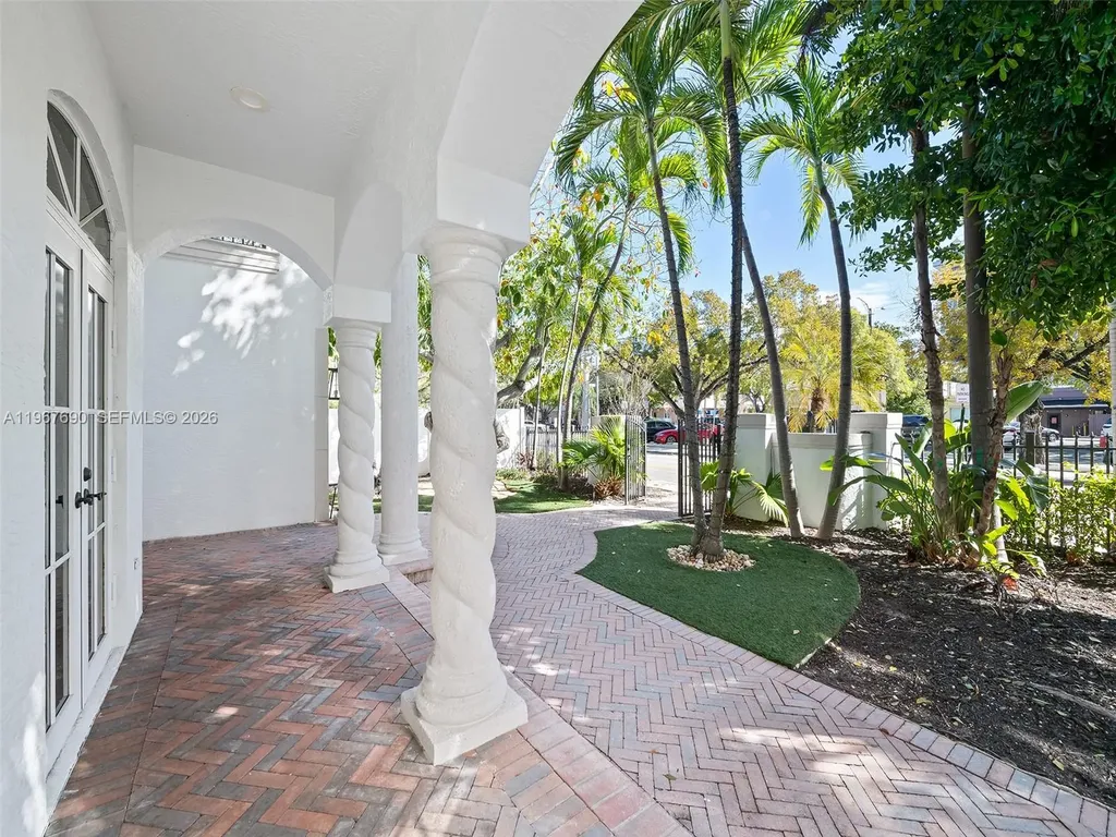 827 SE 2nd Court Fort Lauderdale FL 33301