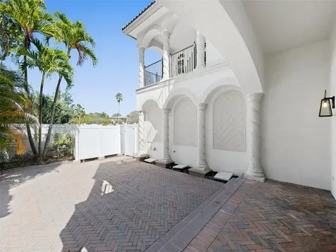 827 SE 2nd Court Fort Lauderdale FL 33301
