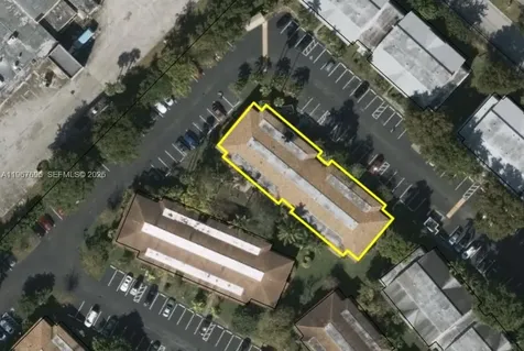 915 NE 199th Street Miami FL 33179