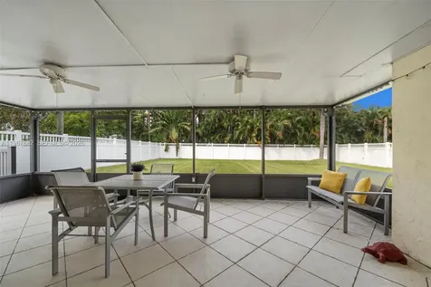 101 NE 2nd Place Dania Beach FL 33004