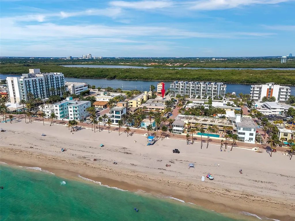 322 Harding Street Hollywood FL 33019