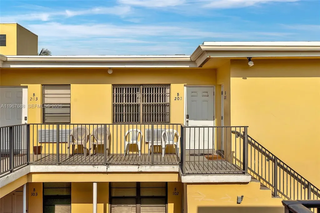 322 Harding Street Hollywood FL 33019