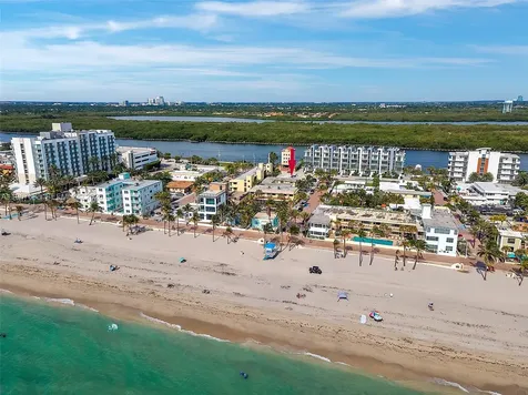 322 Harding Street Hollywood FL 33019