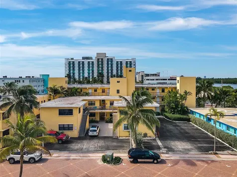 322 Harding Street Hollywood FL 33019
