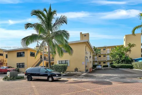 322 Harding Street Hollywood FL 33019