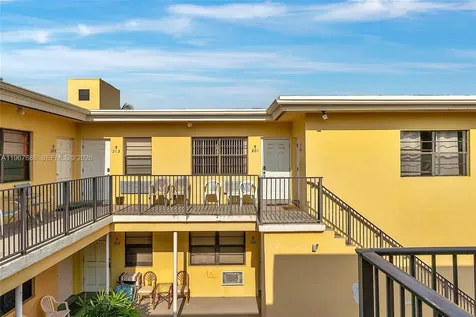 322 Harding Street Hollywood FL 33019
